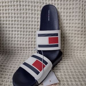 Tommy Hilfiger Size 9 Slides